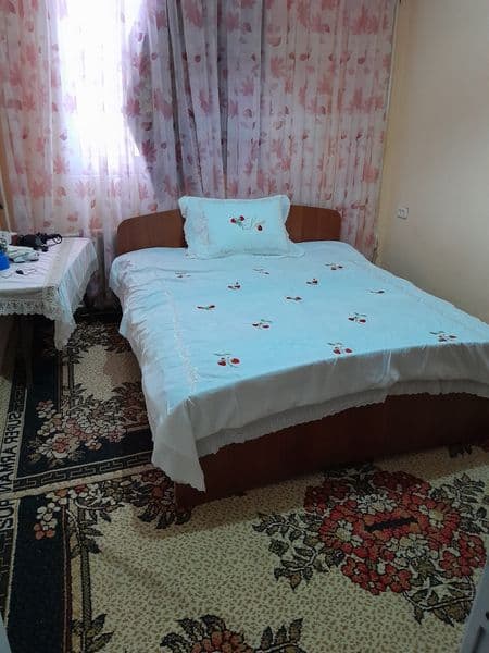 Yunusobod 14 da 2ta yaxshi qiz kerak <br />
Tel : 77 0052614