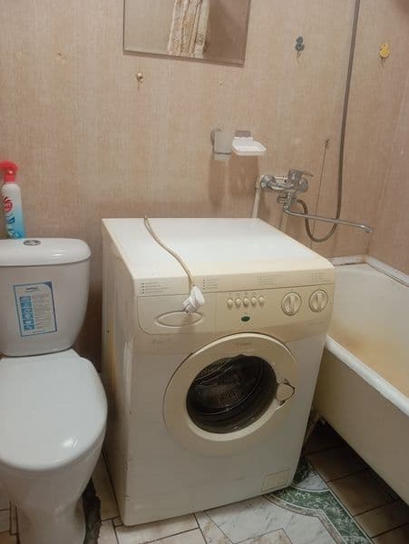 Сдается однокомнатная квартира вдоль дороги напротив Кадышев