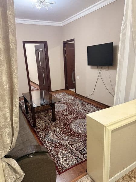 Аренда чиланзар 6.  Двух комнатная.  Есть телевизор холодиль