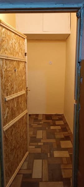 СДАЕТСЯ 2 комнатная квартира, без мебели рядом с метро Бодом