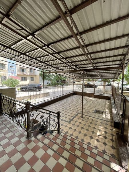 Юнусобод 15 квартал сзади супер маркета Crystal. Квартира св