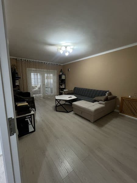 Аренда<br />
Дархан, спецплан<br />
3/2/4<br />
Площадь: 100