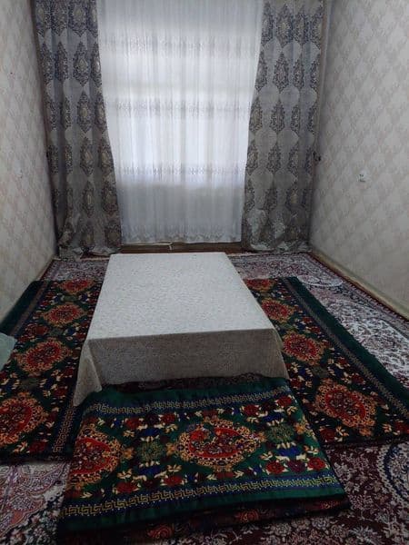 Район - Алмазарский<br />
Ориентир - сой бой<br />
Комнат - 