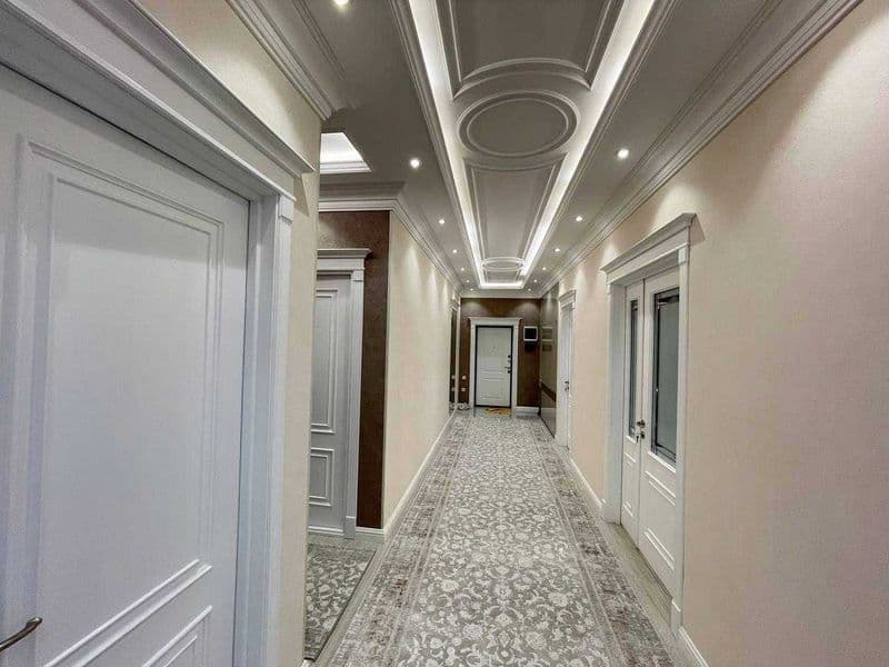 3 комнатную квартиру на 5 этаже,<br />
В квартире есть все н