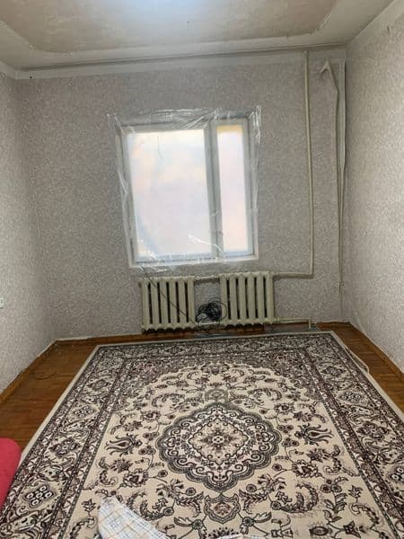 Sergeli 2..     4- etaj 1 xonali uy + balkon kvartiraga beri