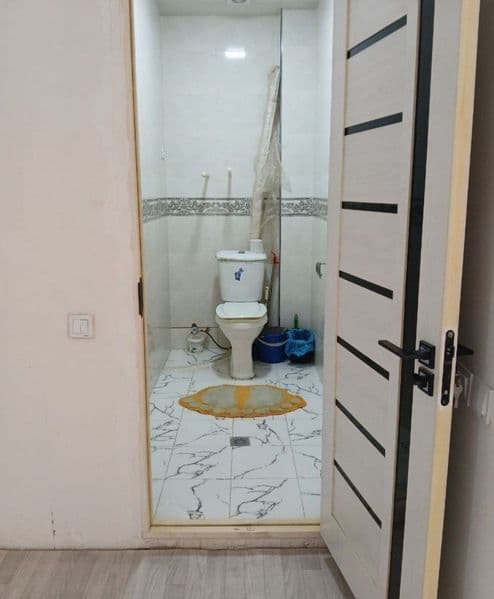 Maksim Gorkiy" (B.I.Y) metrosining chiqishida.<br />
Uy hola — фото 2