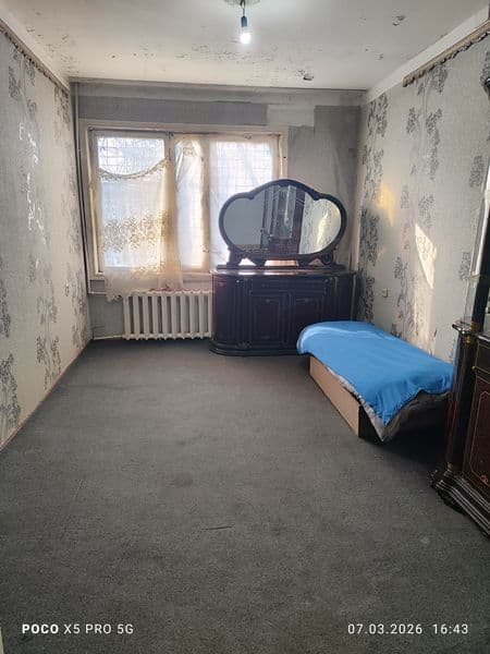 Chilonzor 22 kvartalda 2 xona 3 xona qilingan uy oilaga ona 