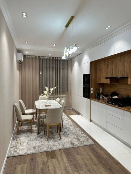 Паркентский <br />
Новостройка <br />
Комнат : 3<br />
Этаж: