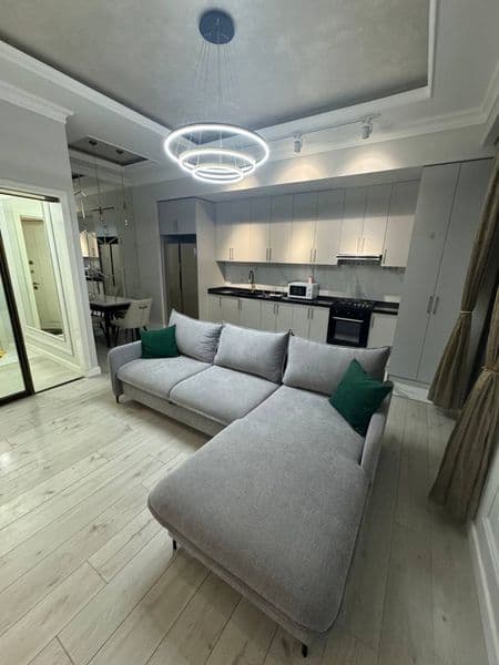 Тошкент сити бульвар 4- этаж 2 хоналик уй 70 квадрат,<br />
