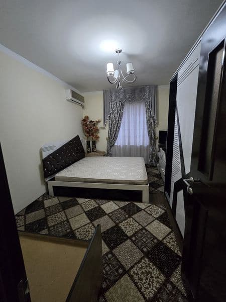 Срочно  сдаётся  квартира  сергели  5а 2 ком семья  от метро