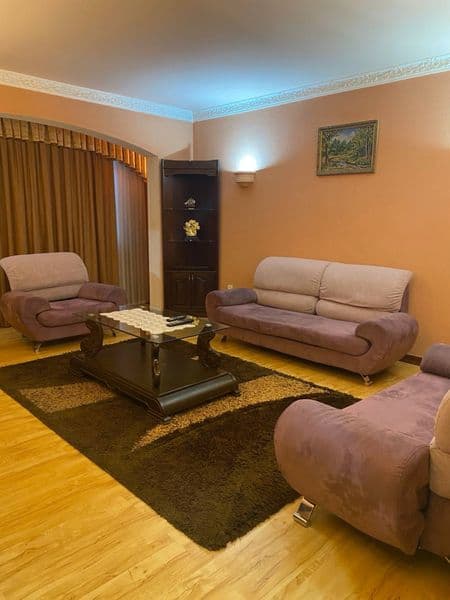 Сдается своя 6-ти комнатная квартира<br />
<br />
Адрес: Яшн