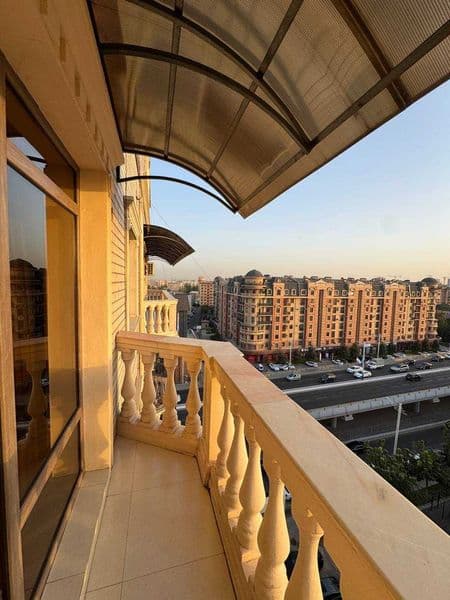 Район: Яккасарайский<br />
Адрес: ЖК Мадрид<br />
3/9/9  180