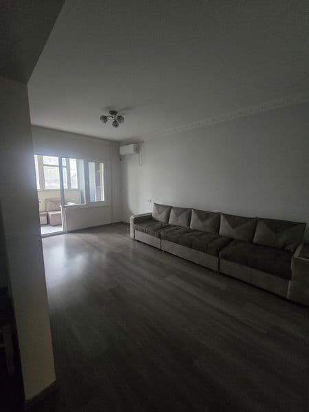 Срочно  сдаётся  квартира  сергели  8а 2 ком на против дехка