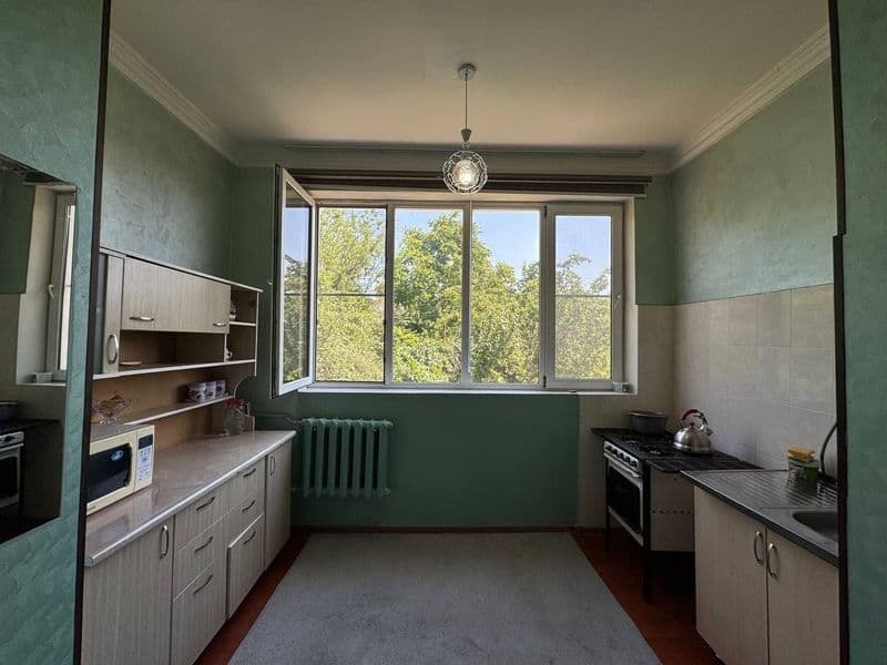 Квартира находится не далеко от транспорта, рынка и метро ес — фото 3