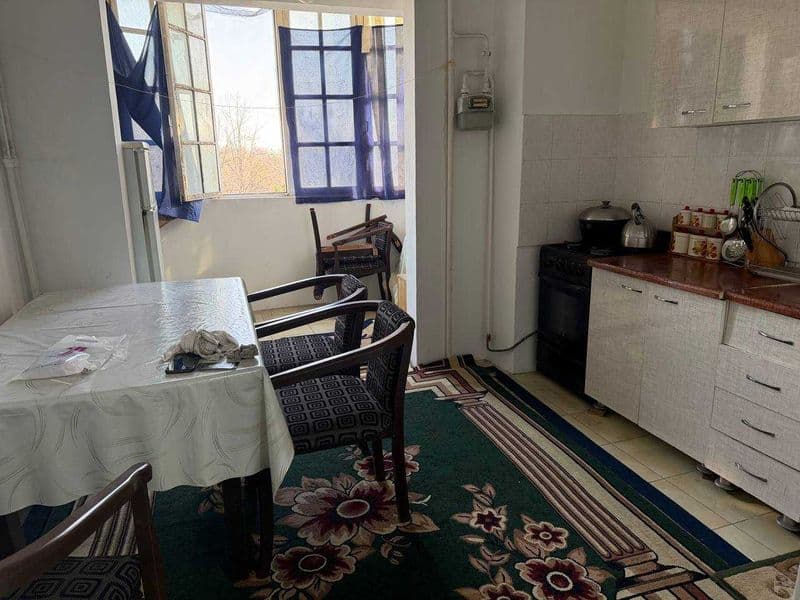 Шайхонтоҳур туманида, Миллий боғ метроси ёнида жойлашган 2 х