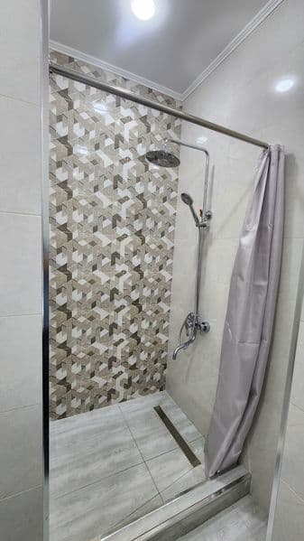 Yashnobod tumanida zor sharoitda shinam 2 xonali oila uchun 