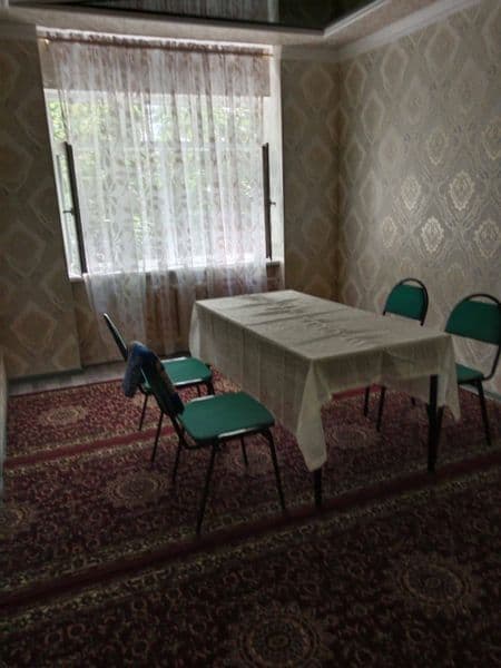 Район - Алмазарский<br />
Ориентир - парк победа<br />
Комна