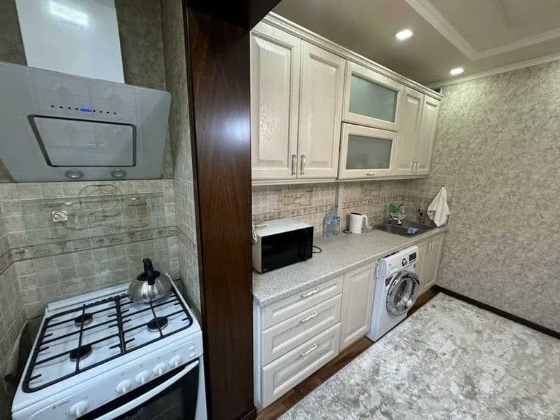 Район: Мирзо-улугбек<br />
Адрес: дархан<br />
<br />
Комнат — фото 3