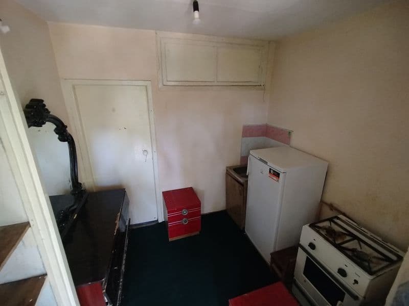 Uchtepa 22 kvartl 28 dom <br />
1 xonali kvartira xamma shar