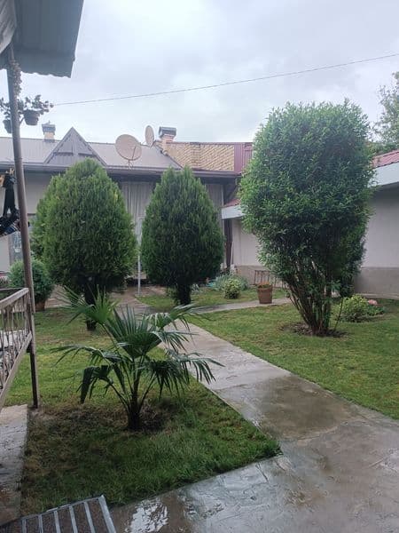 Сдаю с хозяином мужчинам  работающим в Ресторане , таксистам