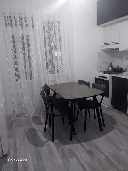 Срочно Яшнобод олмос махаллада арендага квартира <br />
3 хо