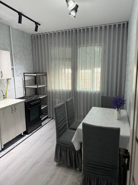 Сдаётся в аренду 2-х  комнатная квартира, на 8 этаже, 9-этаж