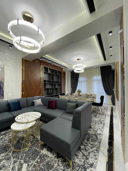 • Район: Мирзо- Улугбек<br />
• ЖК: Ц-1<br />
• Комнат: 4<br