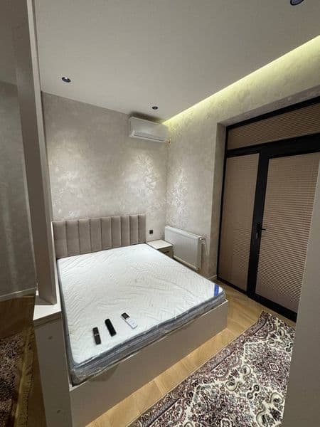 Район - Юнусабадский<br />
Ориентир - Хонсарой<br />
Комнат 