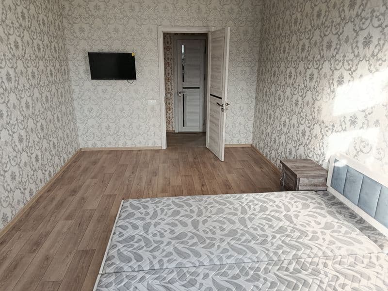 Сдаётся своя 4-комнатная квартира на Художников (БУЗ 1). <br