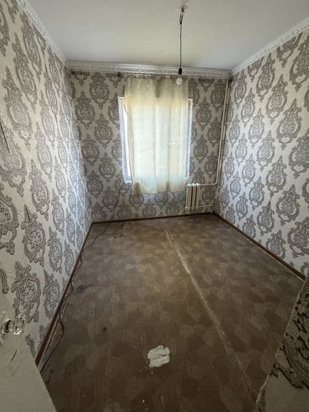 Кора камиш 2/4 <br />
3 хона аренда <br />
2 этаж<br />
коча