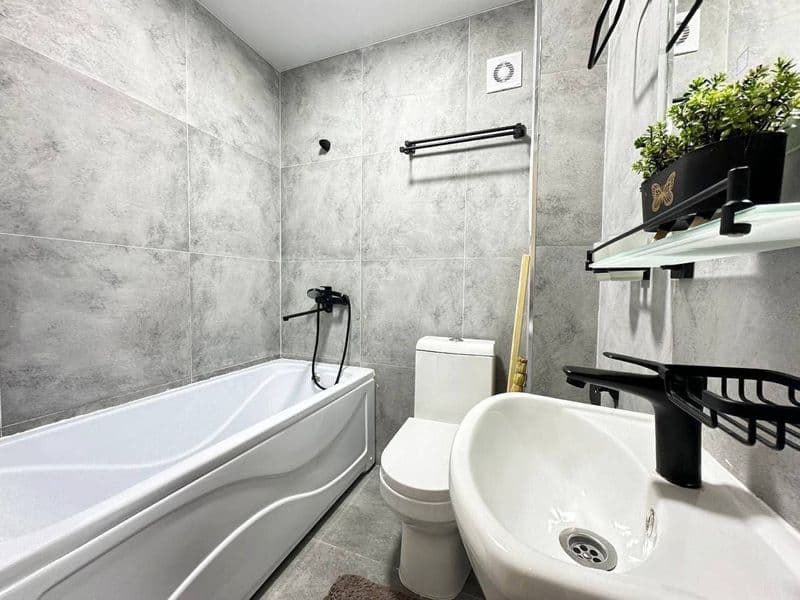 Сдам квартиру на долгий срок, предоплата за 2 месяца. В квар