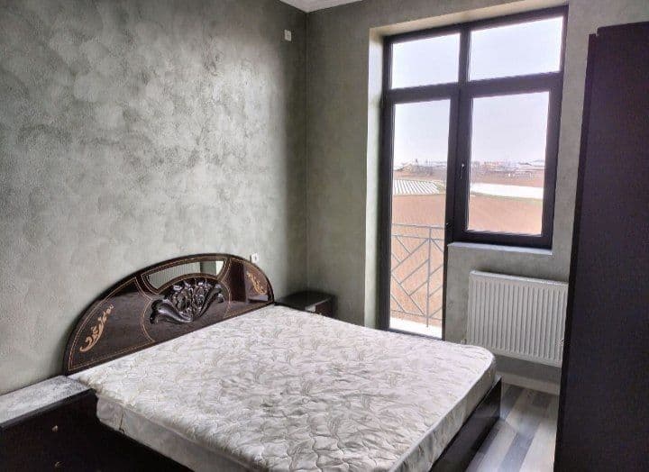 Maklerski usluga 50% <br />
Ijaraga kvartira beriladi <br />