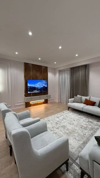 Ойбек метро 4 комнт a Сдаётся роскошная квартира в новострой