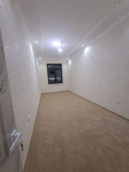 Сергели тумани М.Замахшарий кучасида куйлук йулида. Метрога 