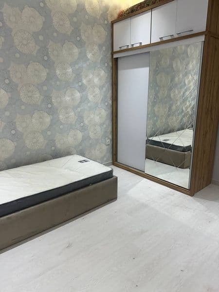 Olmazor tumani Milliy universiteti yaqinida Arenda bezmakler