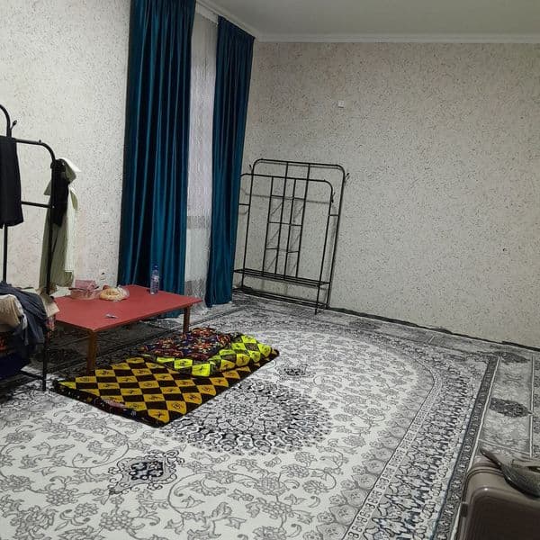 1 xonali uy ijaraga beriladi <br />
Xolati yaxshi toza uy <b