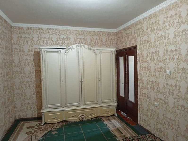 Юнусабад 10 квартал 1 ком переделанна в 2х улучшенной планир