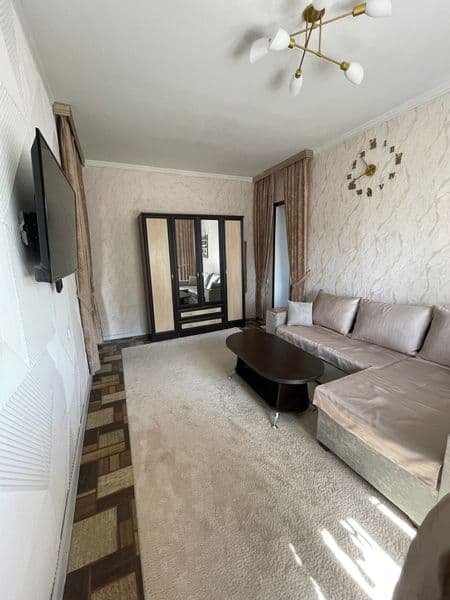 Уютная чистая квартира переделанная в двухкомнатную, сдается