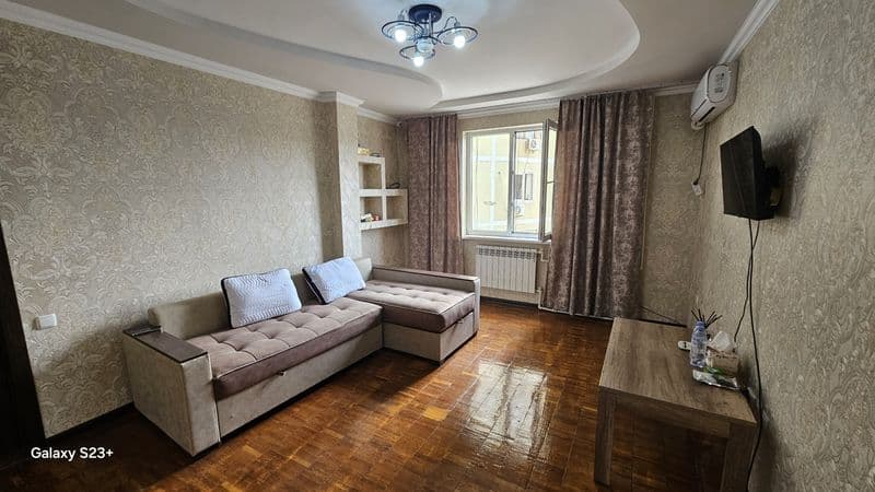 Однокомнатная квартира со всеми удобствами . Сдается только 