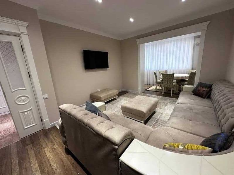 Район: Юнусобадский<br />
Адрес: 12- квартал<br />
Ориентир: