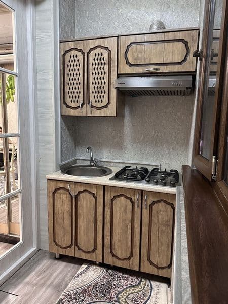 Bodomzor metro yonida Tatu universiteti orqasida. 2ta qiz ke — фото 5