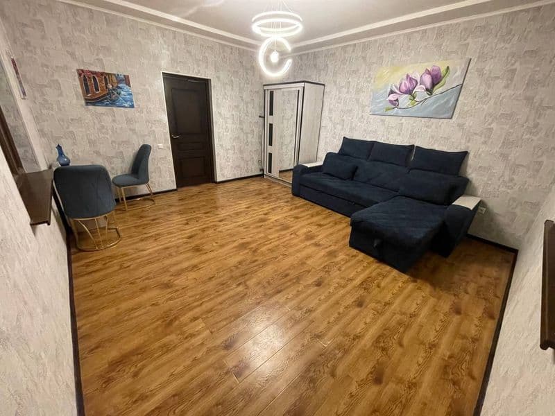 Сдаётся 1-комнатная квартира. Орентир Паркенский рынок. 4-эт