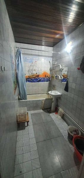 3 xonali kvartira 8 ta bola turiladi.1 ta bola kk<br />
 Lok — фото 2