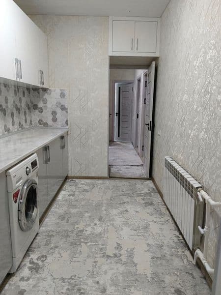 Kvartiraga 1 ta akuratniy turadigan bola kerak