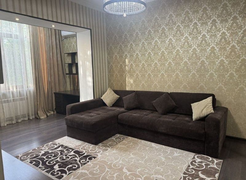 Сдаётся большая высокопотолочная квартира — Сталинка с отлич