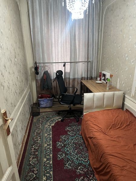 Сдается комната на ойбеке <br />
Квартира 4 комнатная<br />
