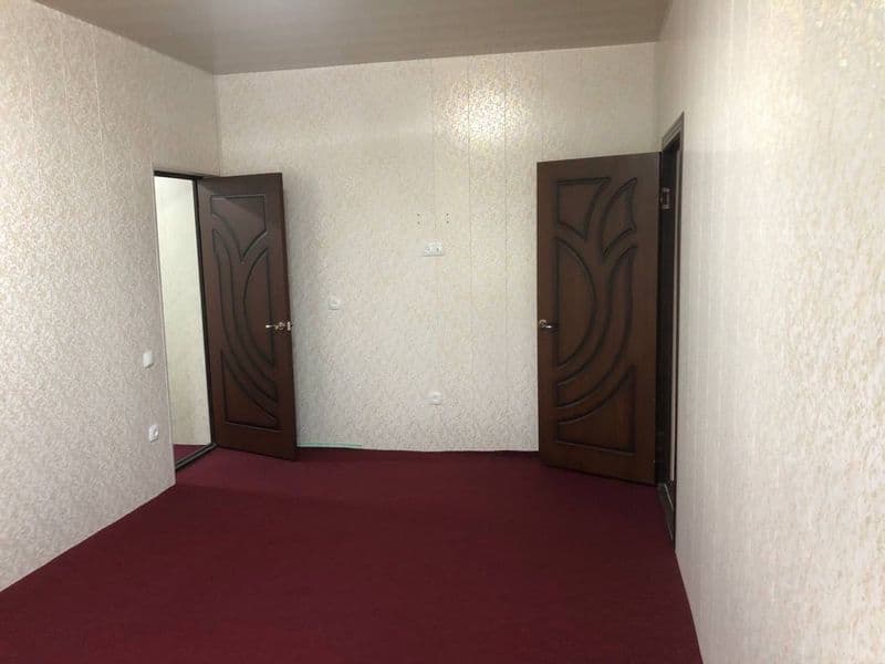 Район - Алмазарский<br />
Ориентир - Парк победа<br />
Комна