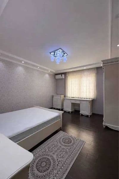 Сдается 3х комнатная банковская квартира на метро Шахристан<