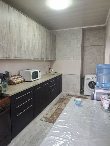 2 комнатная,  4 этаж, 5 этажного дома,  на Садык-Азимова. <b — фото 2