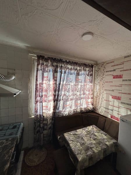 Сдаю 1ком переделанную в 2х комнатную с обстановкой на долги — фото 3